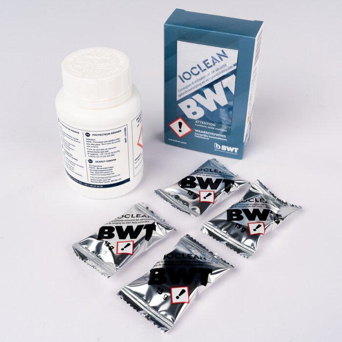 Pack entretien adoucisseur – BWT – AQACLEAN AND PROTECT NEW – Nettoyage et protection des résines-2
